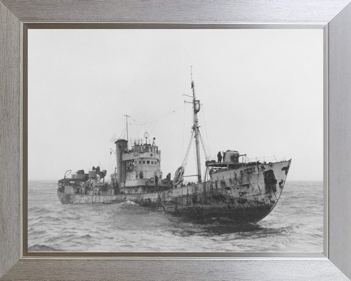HMS Northern Pride FY105 Fish Class ASW Trawler 1937 Photo Print - Posters, Prints, & Visual Artwork - by Hampshire Prints (image 7 of 9)