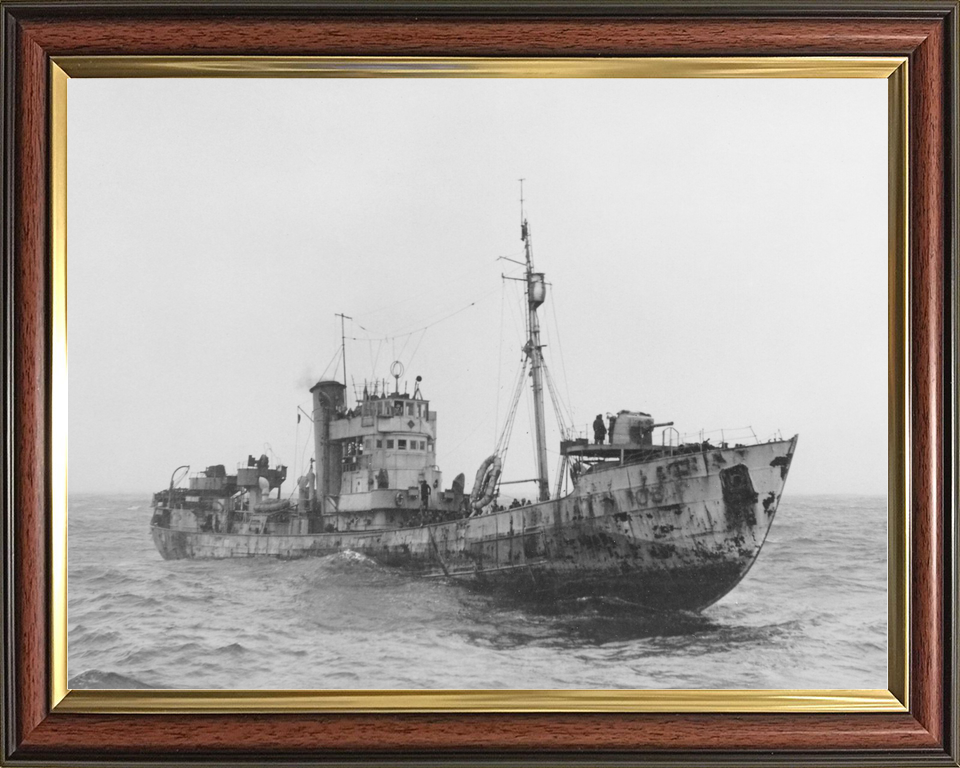 HMS Northern Pride FY105 Fish Class ASW Trawler 1937 Photo Print - Posters, Prints, & Visual Artwork - by Hampshire Prints (image 9 of 9)