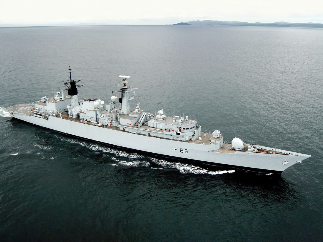 HMS Campbeltown (F86) Royal Navy Type 22 Frigate High Starboard View Photo Print Wall Art Decor Posters, Prints, & Visual Artwork Hampshire Prints 6 x 4 No Frame No