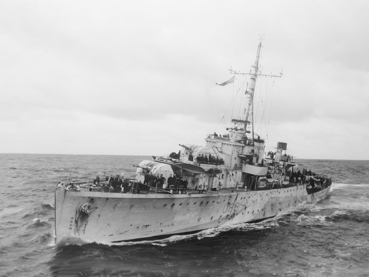 HMS Pelican U86 Egret Class Sloop 1944 Photo Print - Posters, Prints, & Visual Artwork - by Hampshire Prints (image 1 of 9)