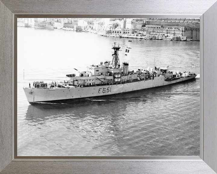 HMS Veryan Bay K651 Bay Class Frigate c1950 Photo Print - Posters, Prints, & Visual Artwork - by Hampshire Prints (image 7 of 9)