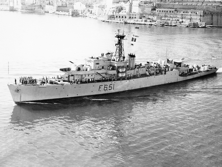 HMS Veryan Bay K651 Bay Class Frigate c1950 Photo Print - Posters, Prints, & Visual Artwork - by Hampshire Prints (image 1 of 9)