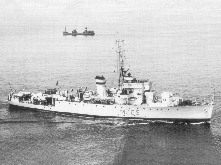 HMS Wave M385 Algerine Class Minesweeper Photo Print - Posters, Prints, & Visual Artwork - by Hampshire Prints (image 1 of 9)
