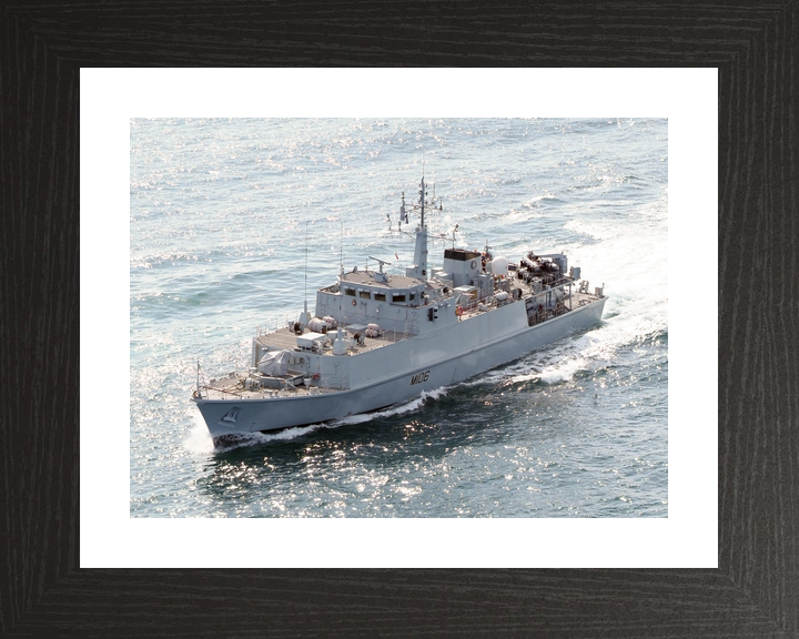 HMS Penzance M106 Sandown Class Minehunter August 2005 Port Bow View Photo Print - Posters, Prints, & Visual Artwork - by Hampshire Prints (image 2 of 9)