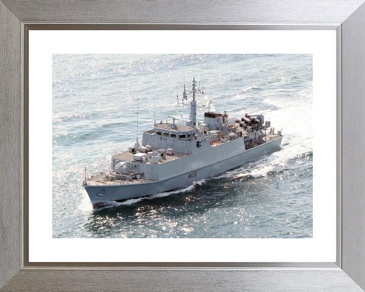 HMS Penzance M106 Sandown Class Minehunter August 2005 Port Bow View Photo Print - Posters, Prints, & Visual Artwork - by Hampshire Prints (image 6 of 9)