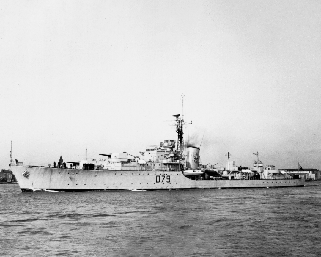 HMS Cadiz (D79) Royal Navy Battle Class Destroyer Port Side View Photo Print Wall Art Decor Posters, Prints, & Visual Artwork Hampshire Prints 6 x 4 No Frame No