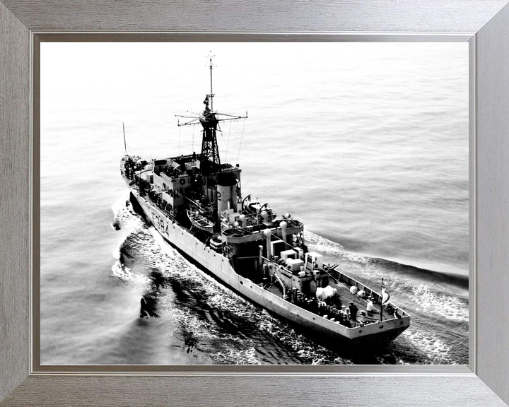 HMS Leeds Castle F384 Castle Class Corvette Photo Print - Posters, Prints, & Visual Artwork - by Hampshire Prints (image 7 of 9)
