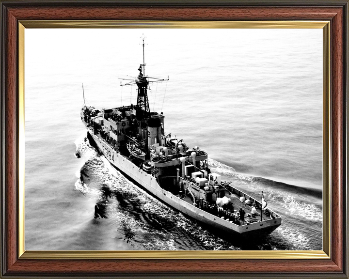 HMS Leeds Castle F384 Castle Class Corvette Photo Print - Posters, Prints, & Visual Artwork - by Hampshire Prints (image 9 of 9)