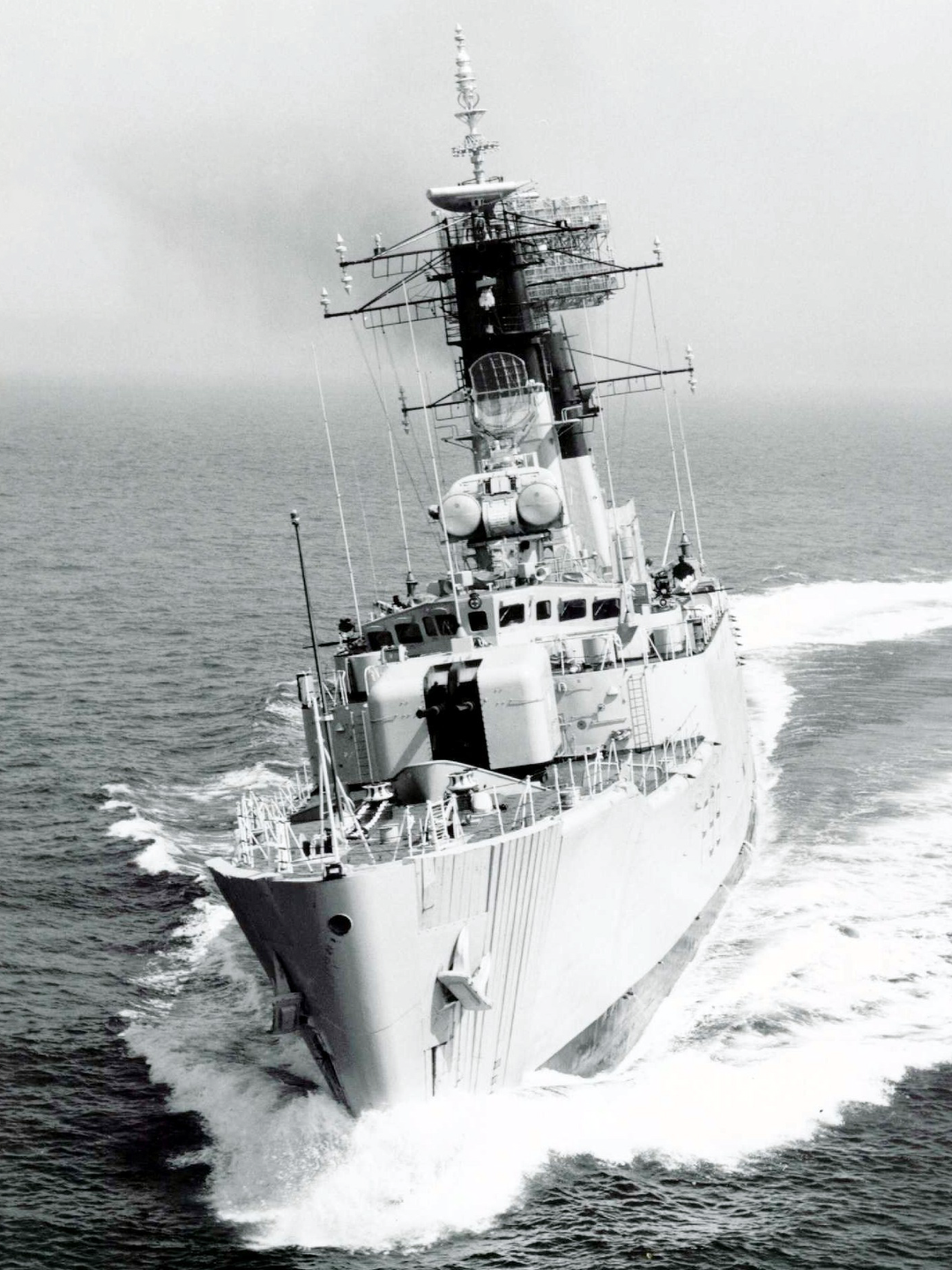 HMS Lincoln F99 Salisbury Class Frigate Photo Print - Posters, Prints, & Visual Artwork - by Hampshire Prints (image 1 of 9)