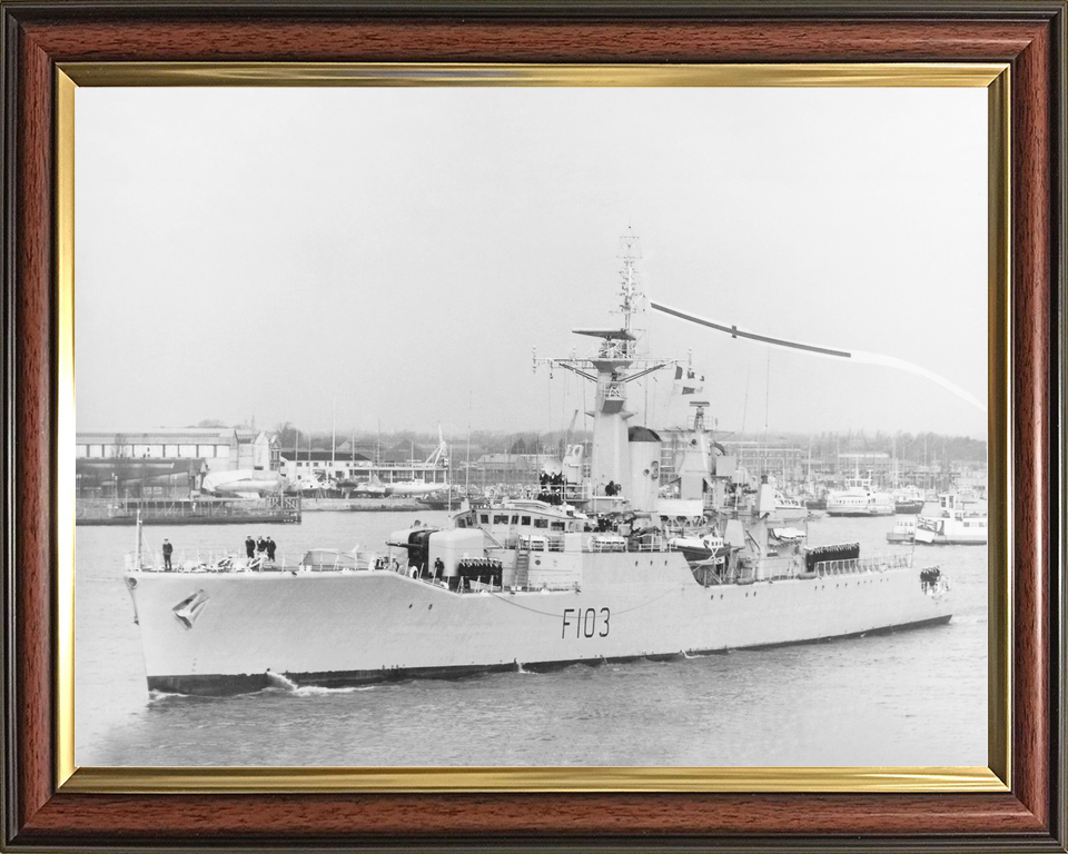 HMS Lowestoft F103 Rothesay Class Frigate 1973 Photo Print - Posters, Prints, & Visual Artwork - by Hampshire Prints (image 9 of 9)