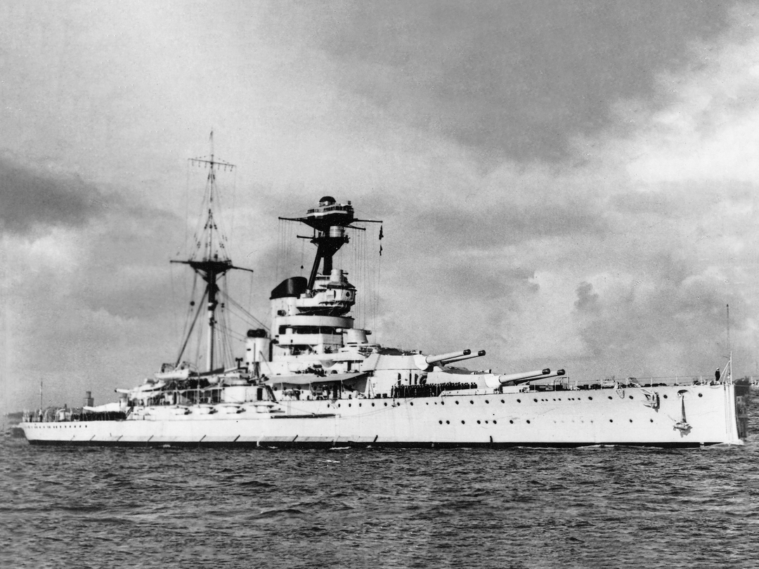HMS Resolution 09 Revenge Class Battleship Starboard View Photo Print - Posters, Prints, & Visual Artwork - by Hampshire Prints (image 1 of 9)