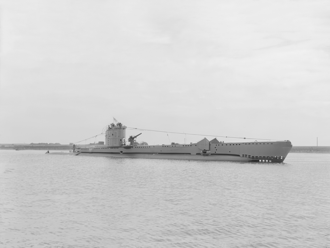 HMS Urtica P83 V Class Submarine 1944 Photo Print - Posters, Prints, & Visual Artwork - by Hampshire Prints (image 1 of 9)