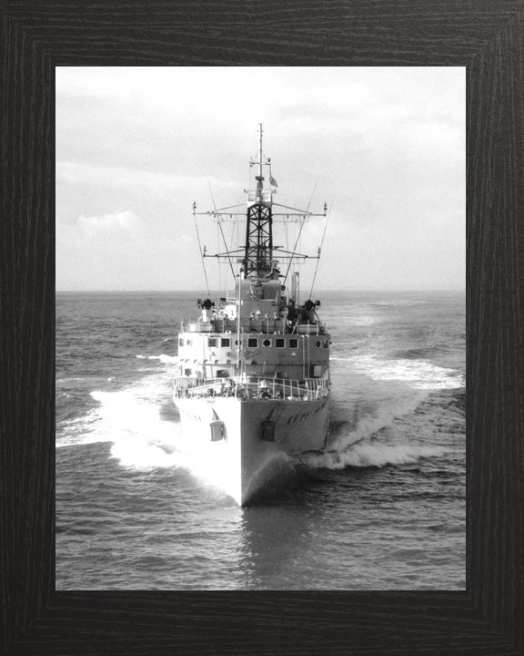 HMS Verulam F29 Type 15 Frigate Photo Print - Posters, Prints, & Visual Artwork - by Hampshire Prints (image 3 of 9)