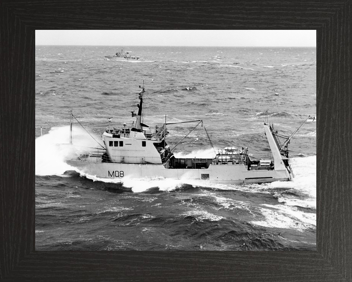 HMS Venturer M08 Converted Minesweeper Warship Photo Print - Posters, Prints, & Visual Artwork - by Hampshire Prints (image 3 of 9)