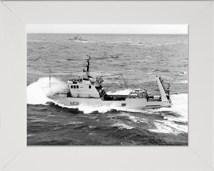 HMS Venturer M08 Converted Minesweeper Warship Photo Print - Posters, Prints, & Visual Artwork - by Hampshire Prints (image 5 of 9)