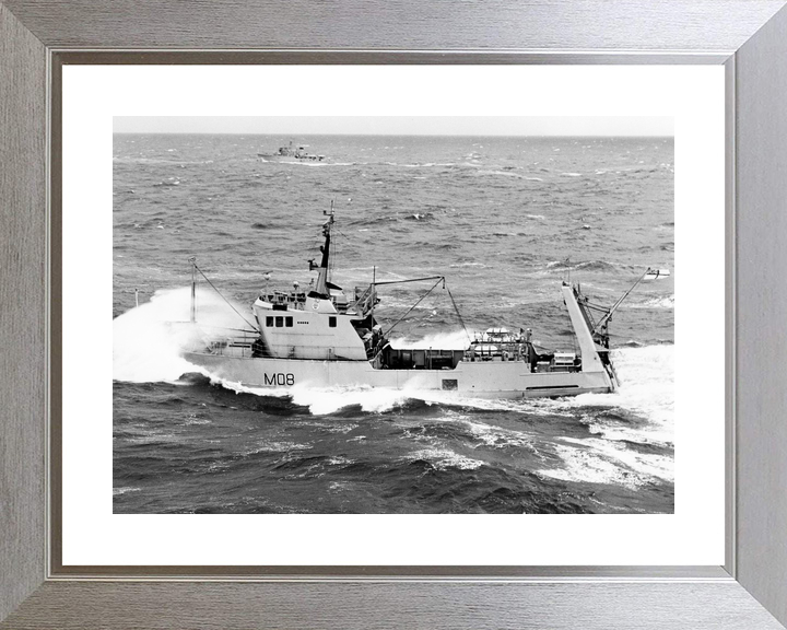HMS Venturer M08 Converted Minesweeper Warship Photo Print - Posters, Prints, & Visual Artwork - by Hampshire Prints (image 6 of 9)