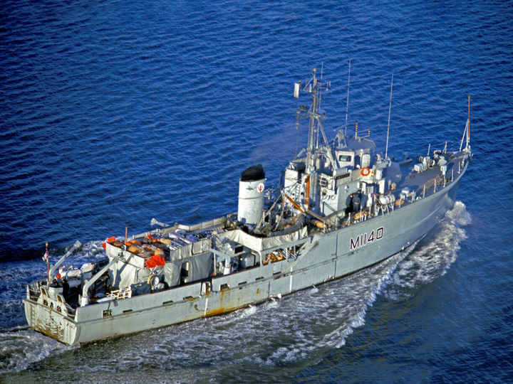 HMS Gavinton (M1140) Royal Navy Ton Class Minesweeper Starboard View Photo Print Wall Art Decor - Posters, Prints, & Visual Artwork - by Hampshire Prints (image 1 of 9)