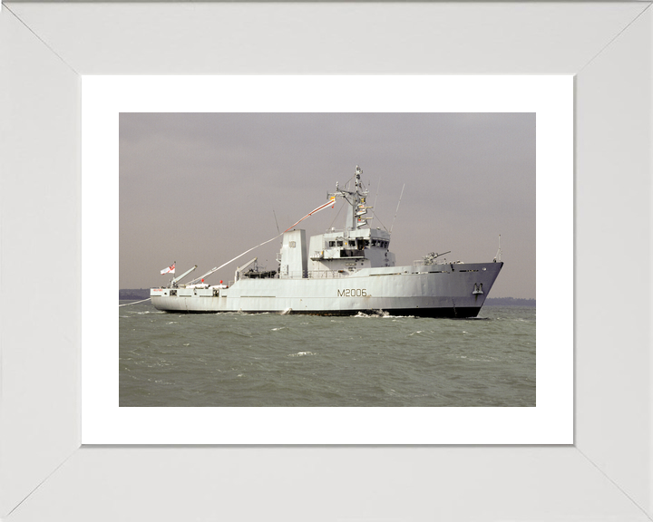 HMS Helford (M2006) Royal Navy River Class Minesweeper Paying off Photo Print Wall Art Decor - Posters, Prints, & Visual Artwork - by Hampshire Prints (image 4 of 9)