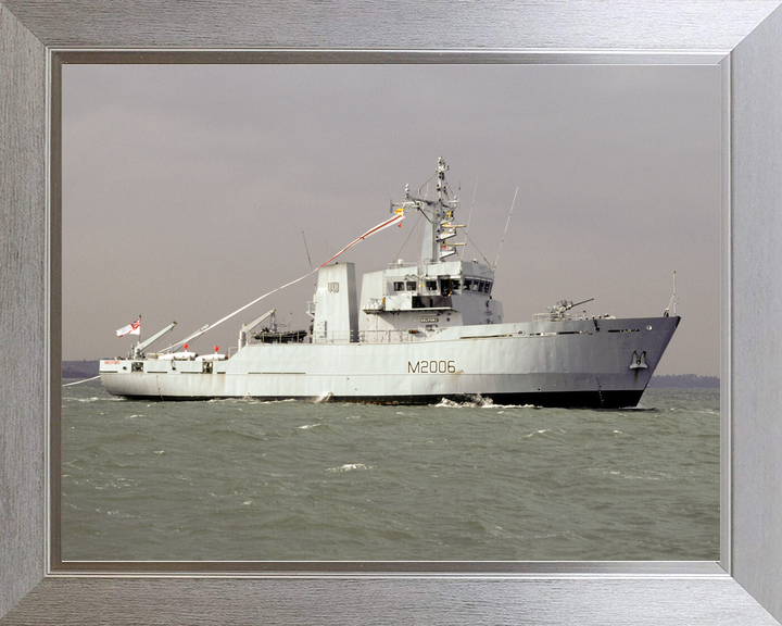 HMS Helford (M2006) Royal Navy River Class Minesweeper Paying off Photo Print Wall Art Decor - Posters, Prints, & Visual Artwork - by Hampshire Prints (image 7 of 9)