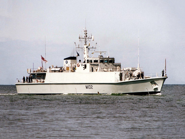 HMS Inverness M102 Sandown Class Minehunter May 2003 Photo Print - Posters, Prints, & Visual Artwork - by Hampshire Prints (image 1 of 9)
