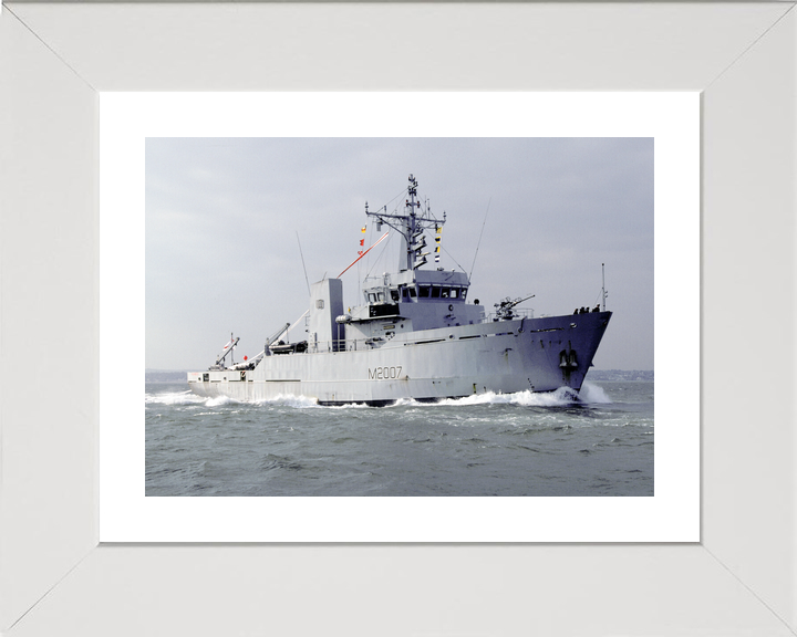 HMS Humber (M2007) Royal Navy River Class Minesweeper Paying Off Photo Print Wall Art Decor - Posters, Prints, & Visual Artwork - by Hampshire Prints (image 4 of 9)