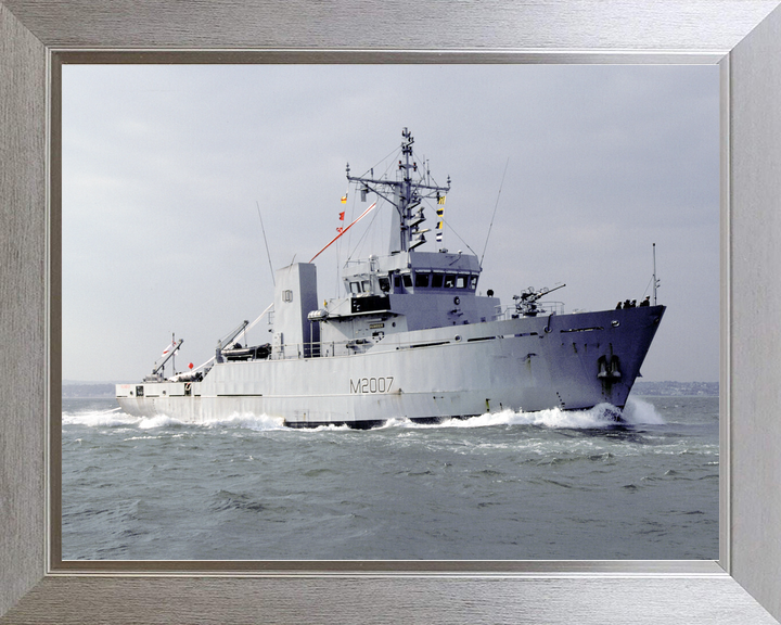 HMS Humber (M2007) Royal Navy River Class Minesweeper Paying Off Photo Print Wall Art Decor - Posters, Prints, & Visual Artwork - by Hampshire Prints (image 7 of 9)