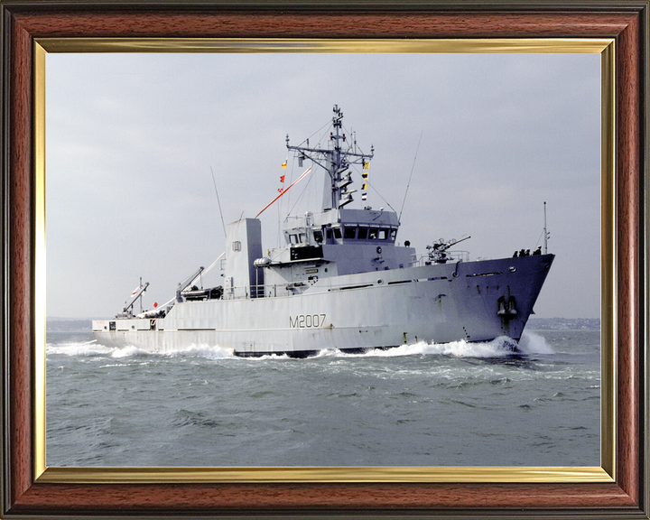 HMS Humber (M2007) Royal Navy River Class Minesweeper Paying Off Photo Print Wall Art Decor - Posters, Prints, & Visual Artwork - by Hampshire Prints (image 9 of 9)