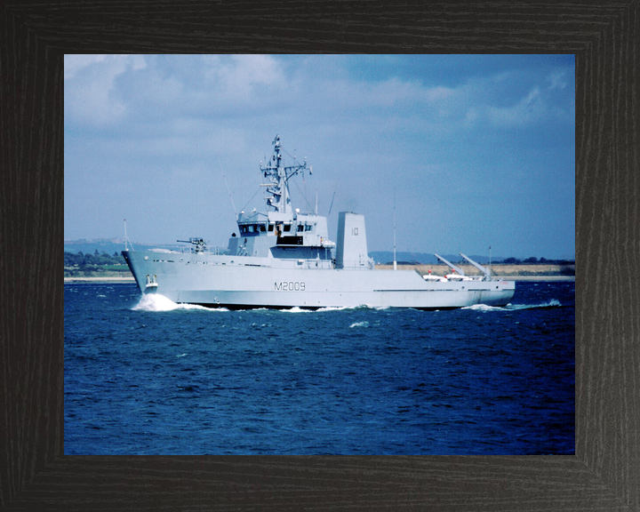 HMS Itchen M2009 River Class Minesweeper August 1988 Photo Print - Posters, Prints, & Visual Artwork - by Hampshire Prints (image 3 of 9)