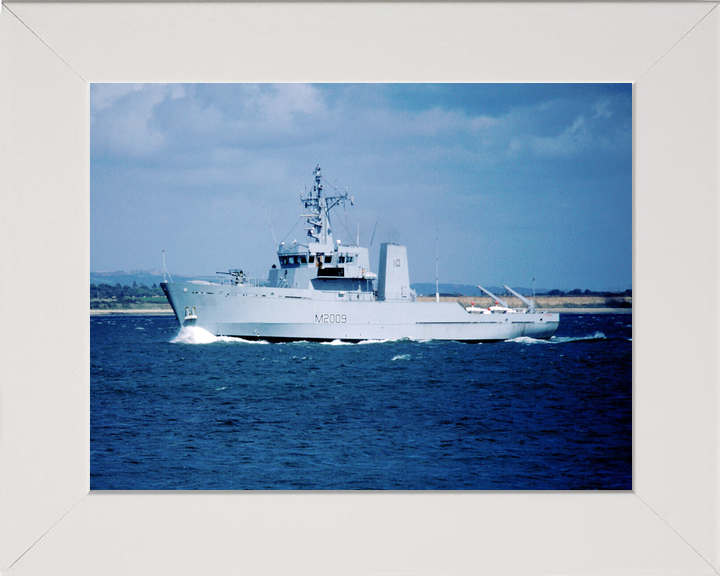 HMS Itchen M2009 River Class Minesweeper August 1988 Photo Print - Posters, Prints, & Visual Artwork - by Hampshire Prints (image 5 of 9)
