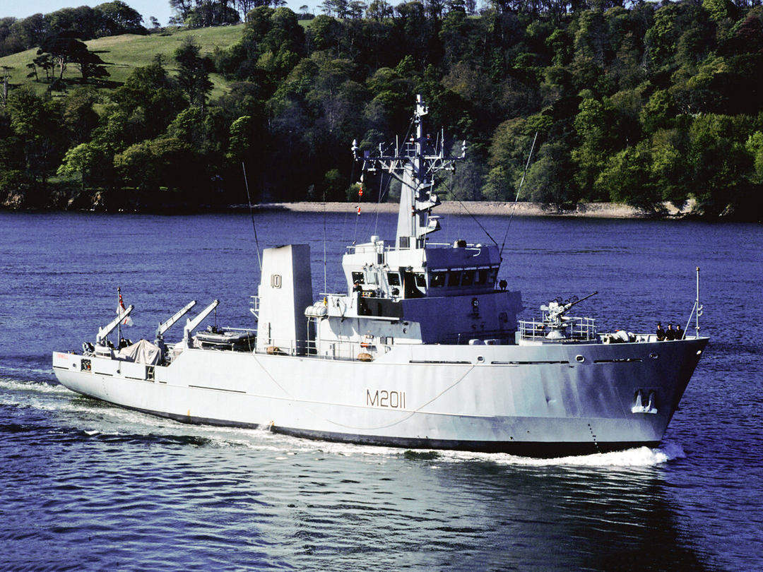 HMS Orwell M2011 River Class Minesweeper May 1990 Starboard Side View Photo Print - Posters, Prints, & Visual Artwork - by Hampshire Prints (image 1 of 9)