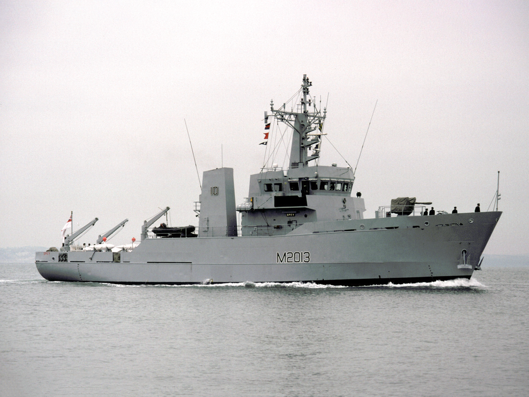 HMS Spey M2013 River Class Minesweeper Warship June 1991 Photo Print - Posters, Prints, & Visual Artwork - by Hampshire Prints (image 1 of 9)