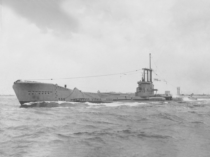 HMS Aeneas (P427) (S72) Photo Print - Low Port Side View - Royal Navy Amphion Class Submarine Hampshire Prints 6 x 4 No Frame No