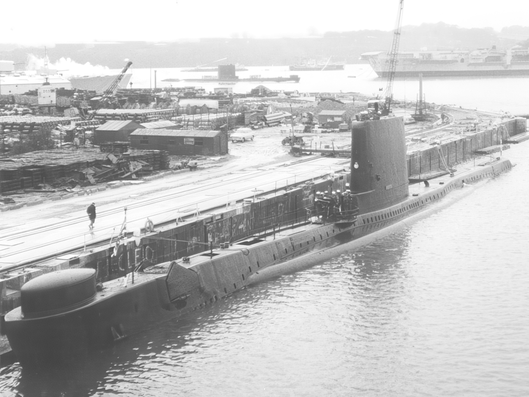 HMS Andrew P423 Amphion Class Submarine Alongside