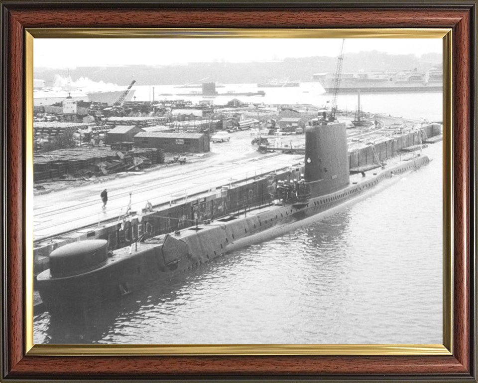 HMS Andrew (P423) Photo Print - Alongside - Royal Navy Amphion Class Submarine Posters, Prints, & Visual Artwork Hampshire Prints 10 x 8 Classic Frame No