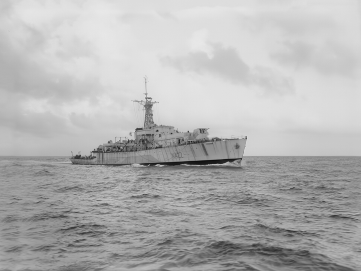HMS Loch Eck K422 Loch Class Frigate October 1944 Photo Print - Posters, Prints, & Visual Artwork - by Hampshire Prints (image 1 of 9)