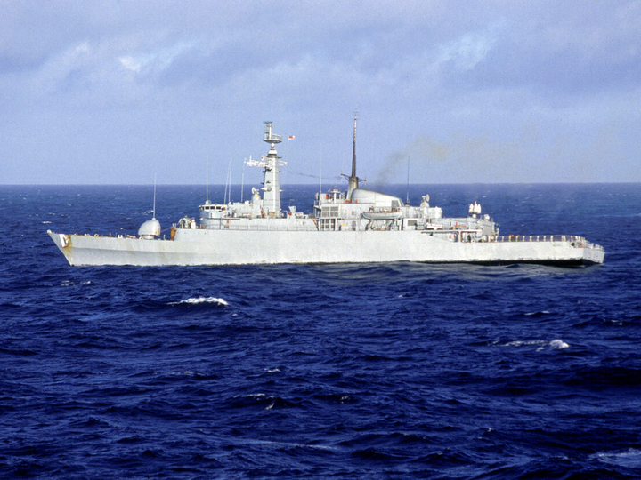 HMS Ambuscade (F172) Royal Navy Type 21 Frigate Underway Photo Print Wall Art Naval Decor Posters, Prints, & Visual Artwork Hampshire Prints 6 x 4 No Frame No