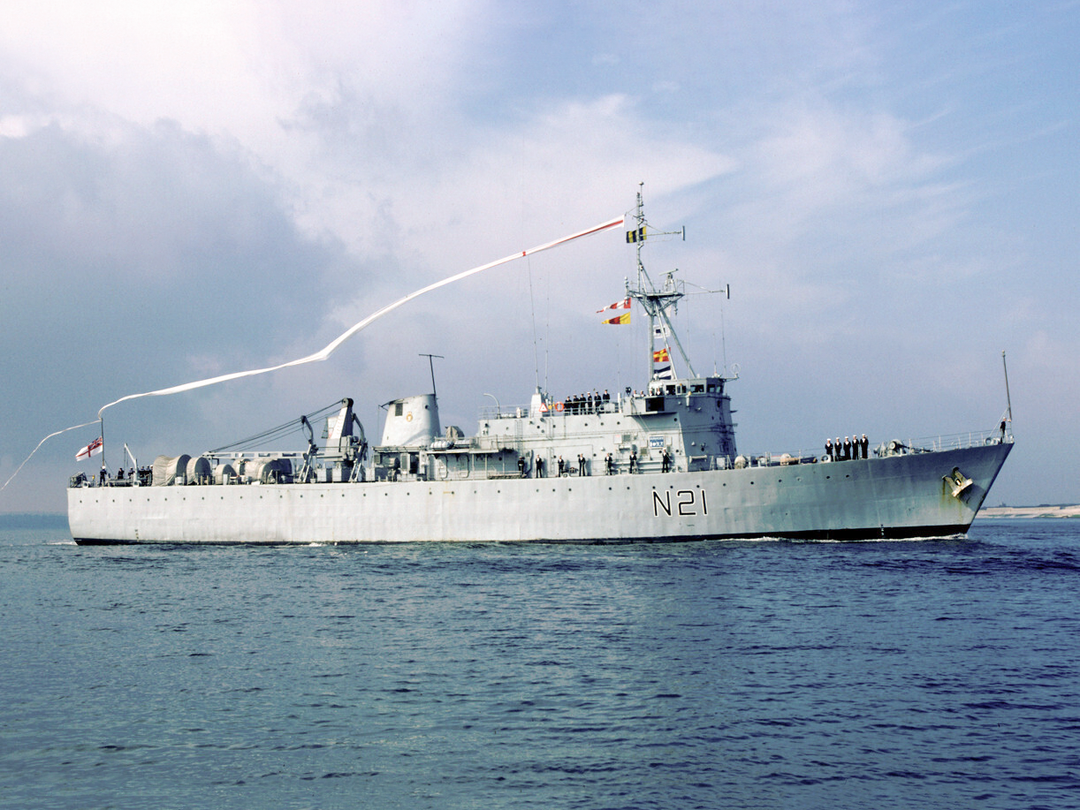 HMS Abdiel (N21) Royal Navy Abdiel Class Minelayer Photo Print Paying Off Warship Wall Art Posters, Prints, & Visual Artwork Hampshire Prints 6 x 4 No Frame No