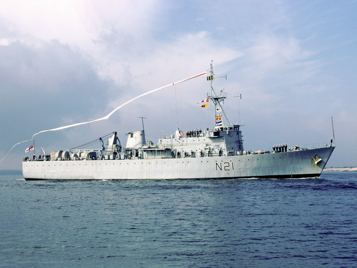 HMS Abdiel (N21) Royal Navy Abdiel Class Minelayer Photo Print Paying Off Warship Wall Art Posters, Prints, & Visual Artwork Hampshire Prints 6 x 4 No Frame No