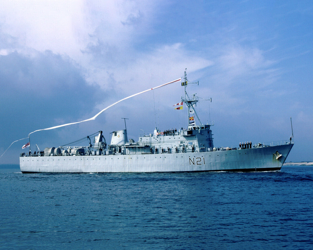 HMS Abdiel N21 | Photo Print | Framed Print | Abdiel Class | Mine Layer | Royal Navy Hampshire Prints