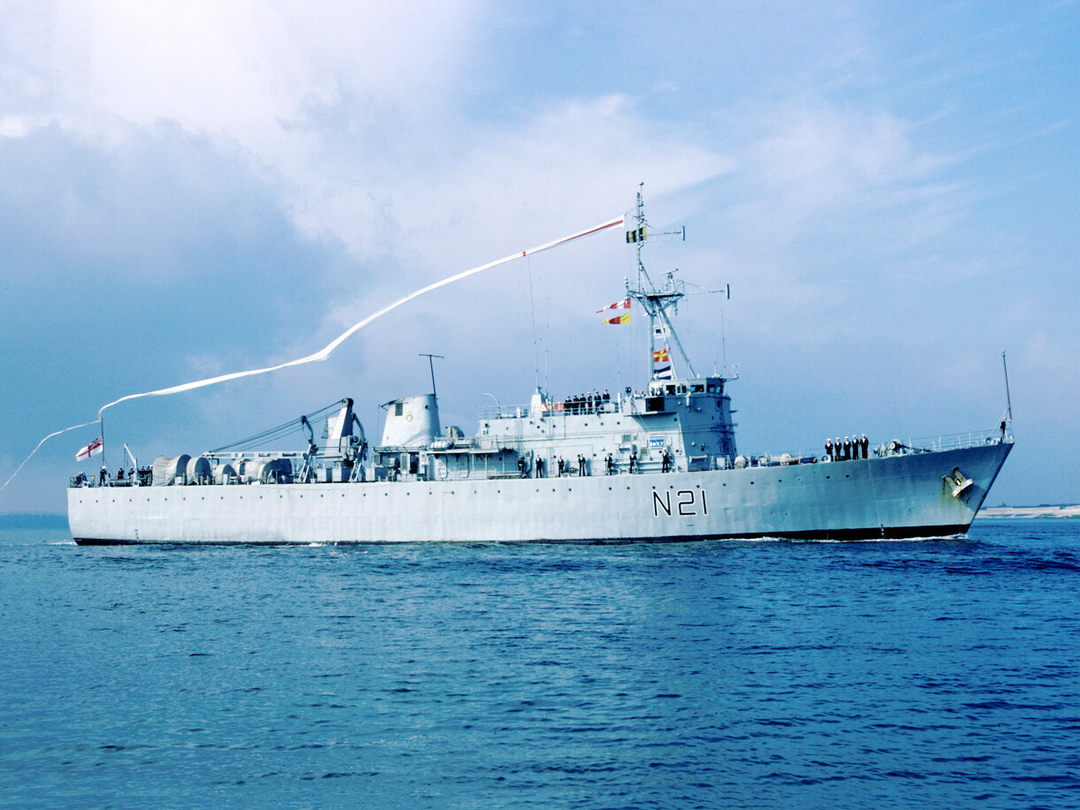 HMS Abdiel (N21) Royal Navy Abdiel Class Minelayer Photo Print Paying Off Warship Wall Art Posters, Prints, & Visual Artwork Hampshire Prints 6 x 4 No Frame No