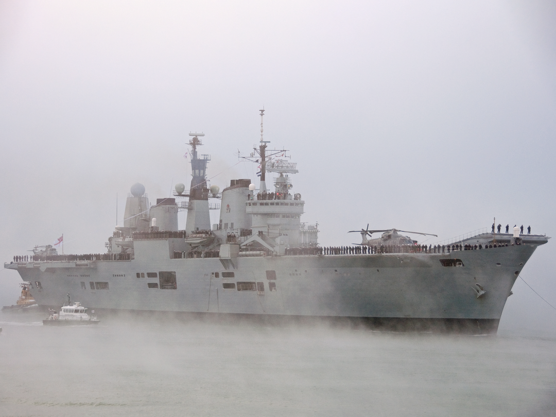 HMS Ark Royal (R07) Royal Navy Invincible Class Aircraft Carrier Paying Off Photo Print Wall Art Decor Posters, Prints, & Visual Artwork Hampshire Prints 6 x 4 No Frame No