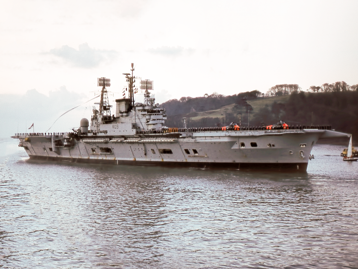 HMS Ark Royal (R09) Royal Navy Audacious Class Aircraft Carrier Paying Off Photo Print Wall Art Decor Posters, Prints, & Visual Artwork Hampshire Prints 6 x 4 No Frame No