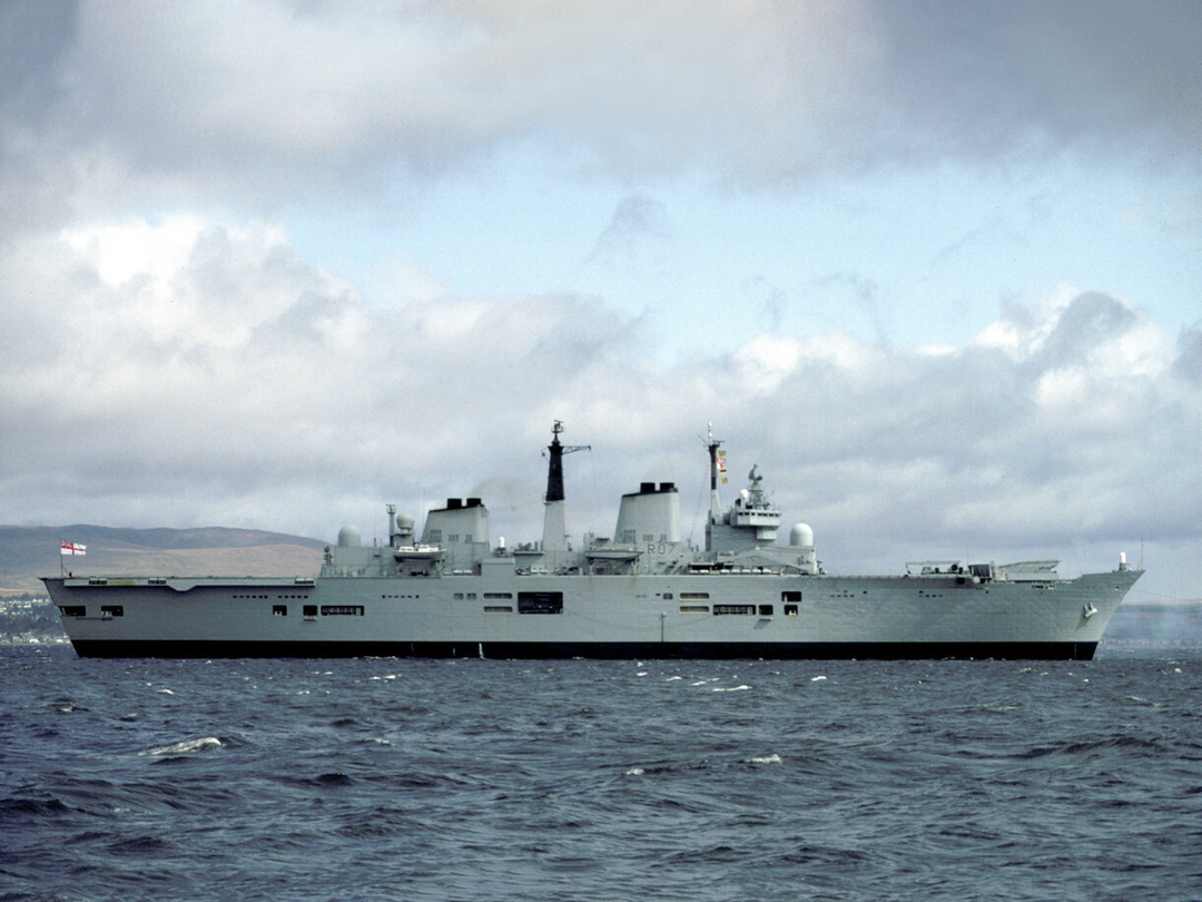 HMS Ark Royal (R07) Royal Navy Invincible Class Aircraft Carrier Starboard Beam View Photo Print Wall Art Decor Posters, Prints, & Visual Artwork Hampshire Prints 6 x 4 No Frame No