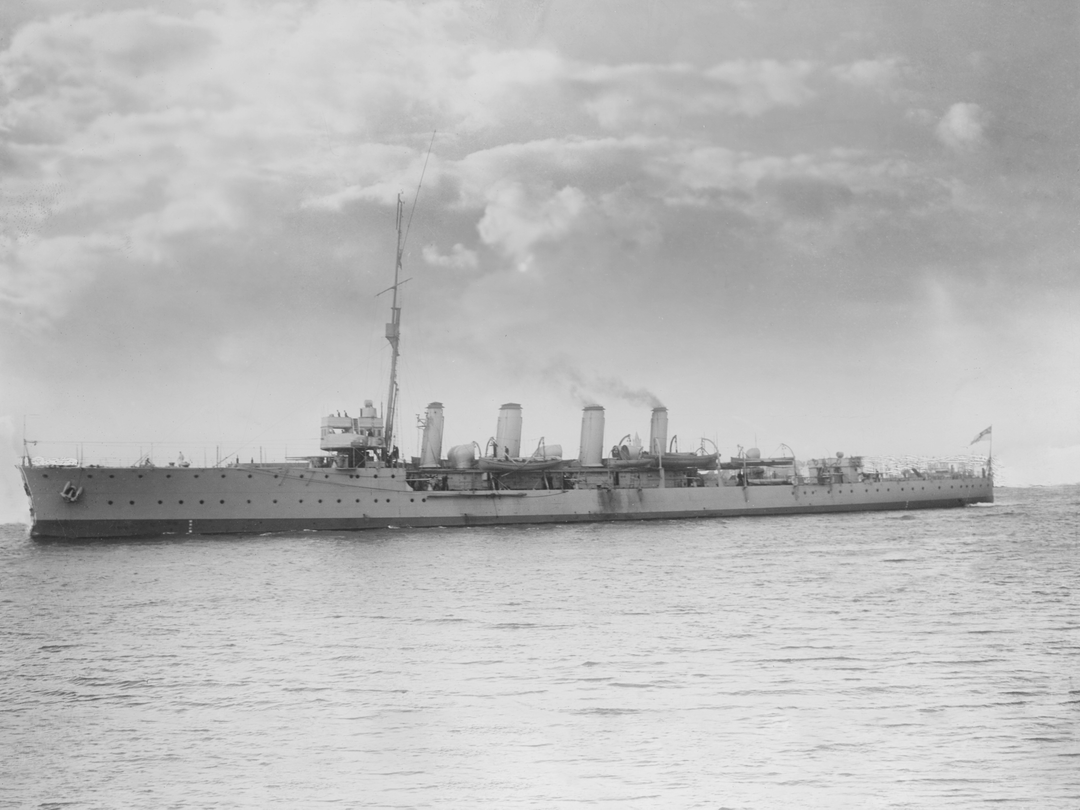 HMS Attentive (1904) Royal Navy Adventure Class Cruiser Port Side View Photo Print Wall Art Decor Posters, Prints, & Visual Artwork Hampshire Prints 6 x 4 No Frame No