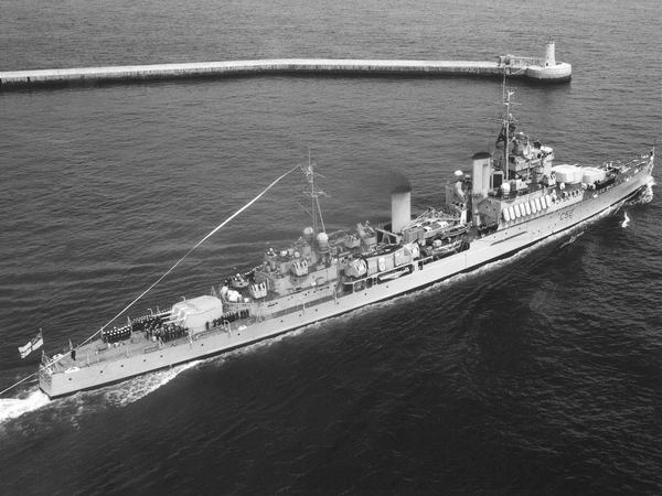 HMS Bermuda 52 Fiji Class Light Cruiser