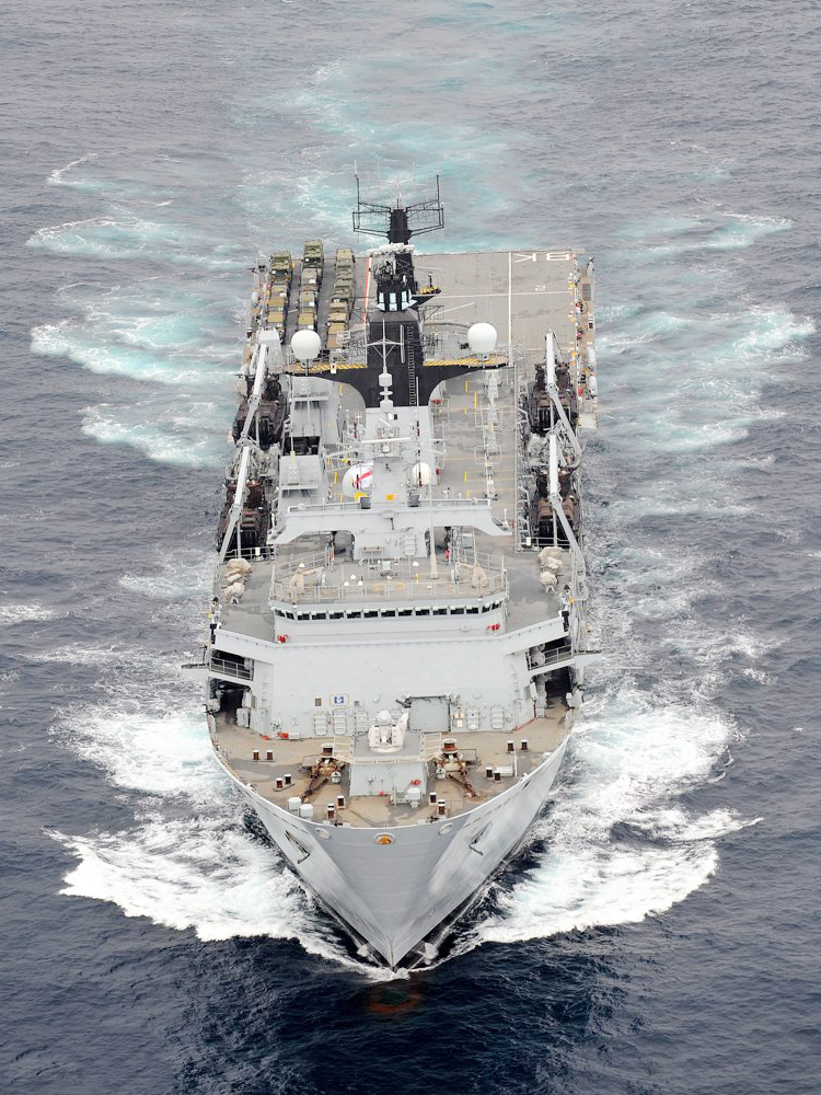 HMS Bulwark (L15) Royal Navy Albion Class Amphibious Ship High Bow View Photo Print Wall Art Decor Posters, Prints, & Visual Artwork Hampshire Prints 6 x 4 No Frame No