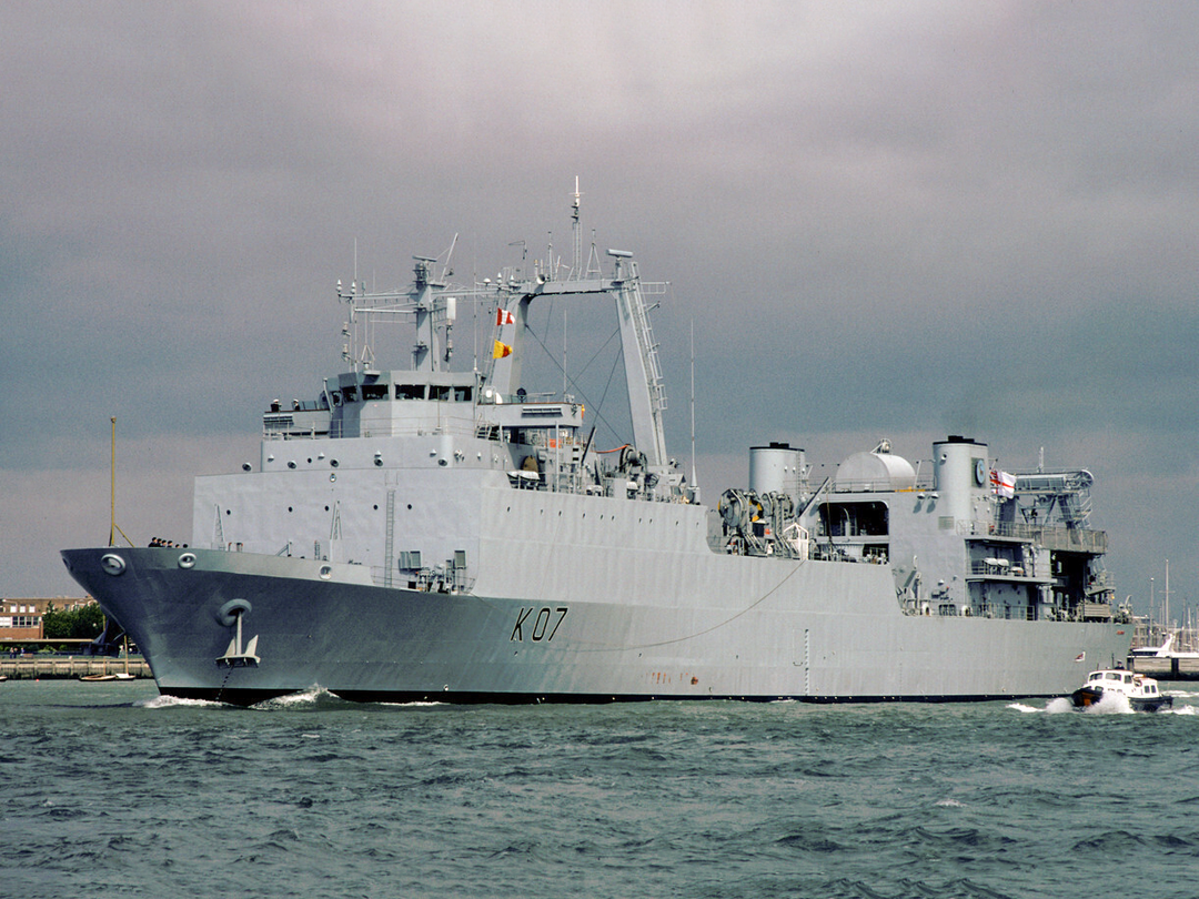 HMS Challenger (K07) Royal Navy Diving Support Vessel Port Side View Photo Print Wall Art Decor Posters, Prints, & Visual Artwork Hampshire Prints 6 x 4 No Frame No