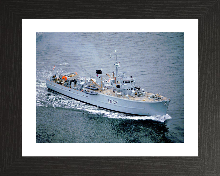 HMS Cuxton M1125 Ton Class Minesweeper Photo Print - by Hampshire Prints (image 2 of 9)