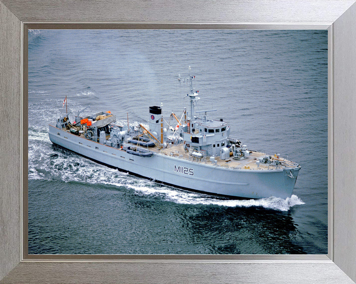HMS Cuxton M1125 Ton Class Minesweeper Photo Print - by Hampshire Prints (image 7 of 9)