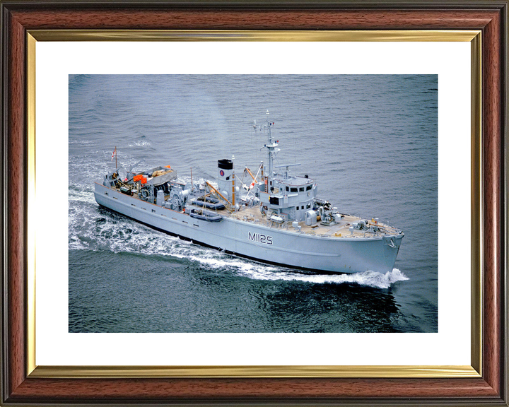 HMS Cuxton M1125 Ton Class Minesweeper Photo Print - by Hampshire Prints (image 8 of 9)